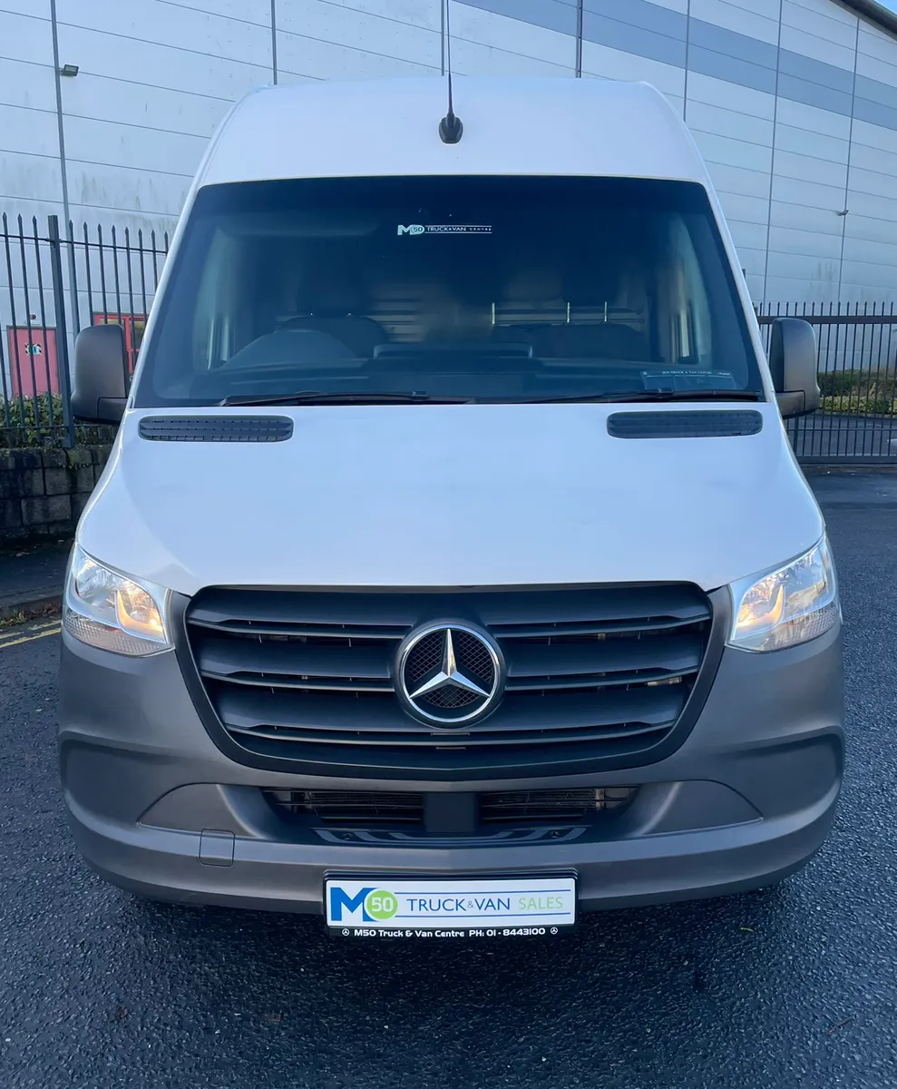 2022 Sprinter 315/36 with 3.5 Ton Towing - Image 2