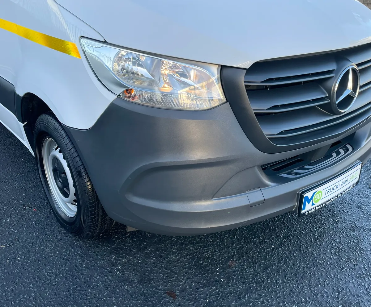 2022 Sprinter 315/36 with 3.5 Ton Towing - Image 3