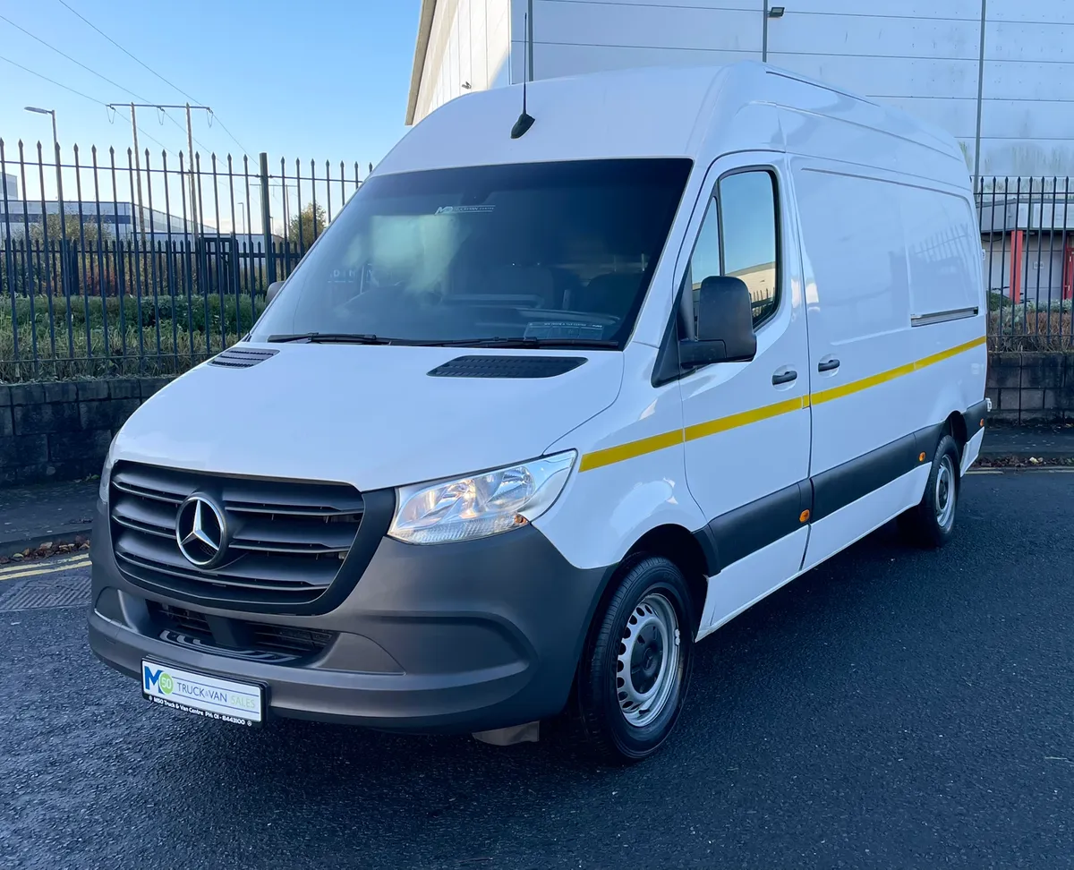 2022 Sprinter 315/36 with 3.5 Ton Towing - Image 1