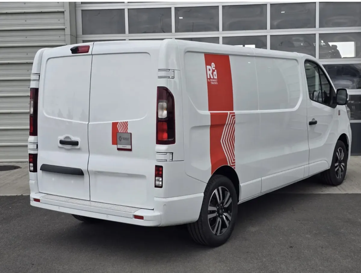 Renault Trafic Exclusive 150BHP Manual White - Image 3