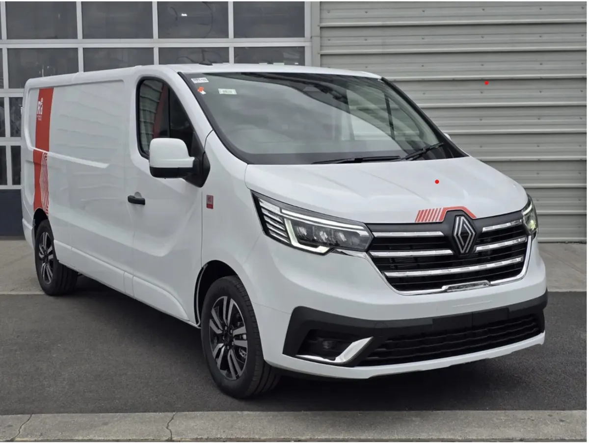 Renault Trafic Exclusive 150BHP Manual White - Image 1