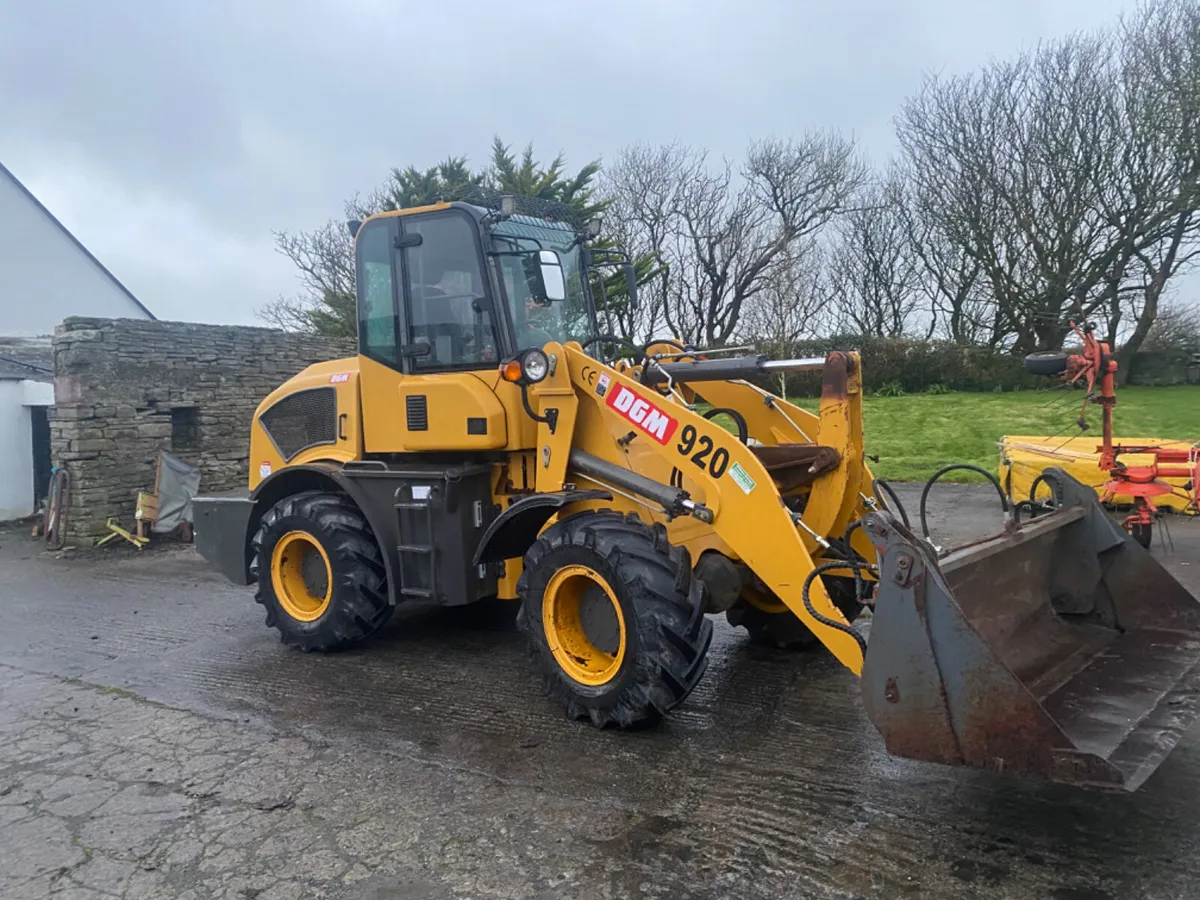 D g m loader 920 - Image 2