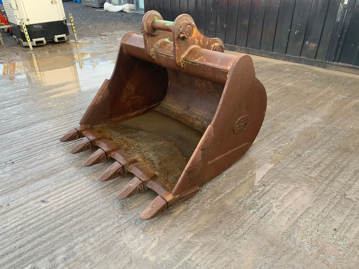 Digger Bucket - 4ft 6″ (80mm Pins) - Image 2