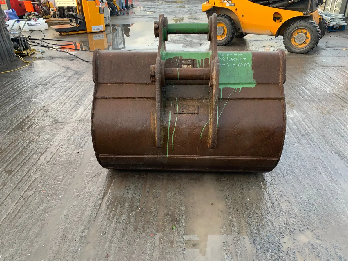 Digger Bucket - 4ft 6″ (80mm Pins) - Image 4