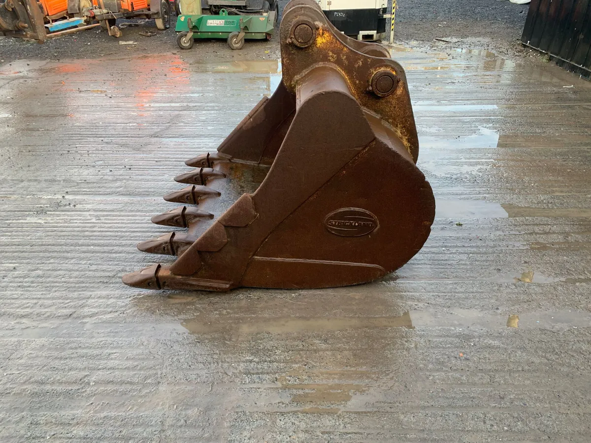 Digger Bucket - 4ft 6″ (80mm Pins) - Image 3