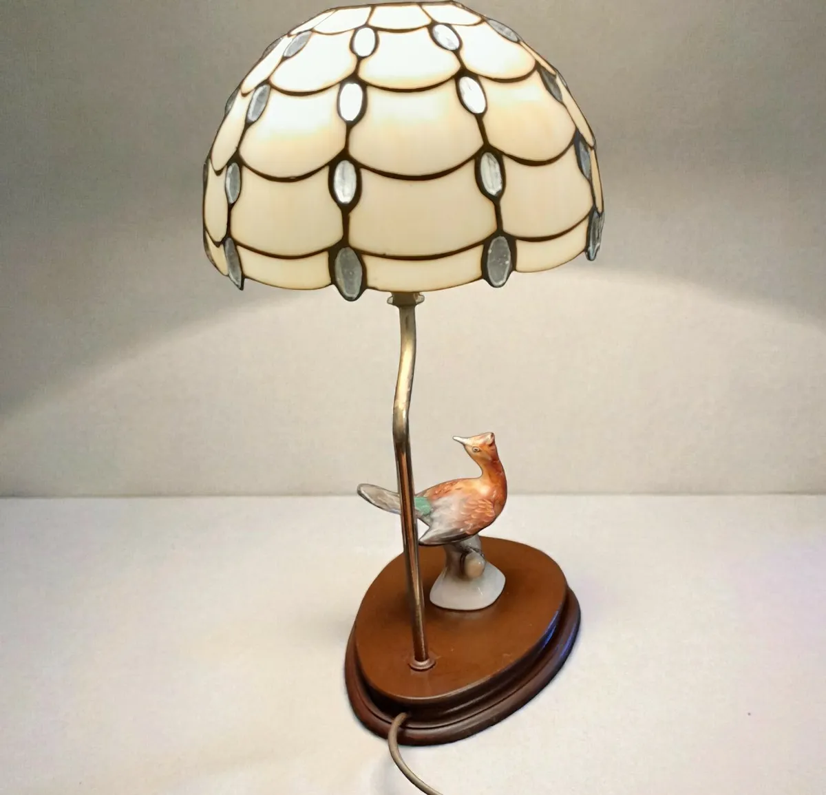 Lovely table lamp with glass shade - Image 4