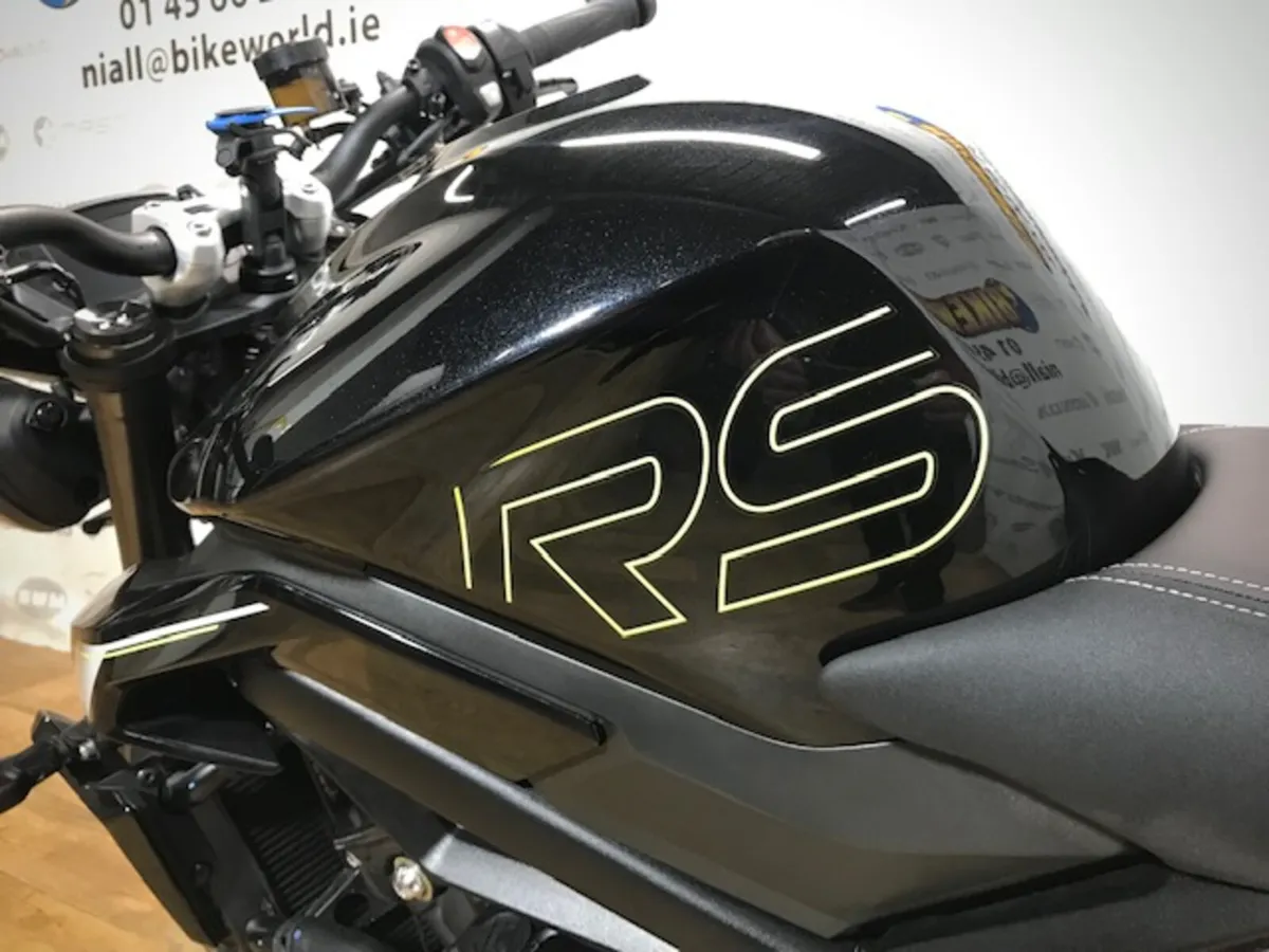 PRE-OWNED Triumph Street Triple RS 2025 - Image 3