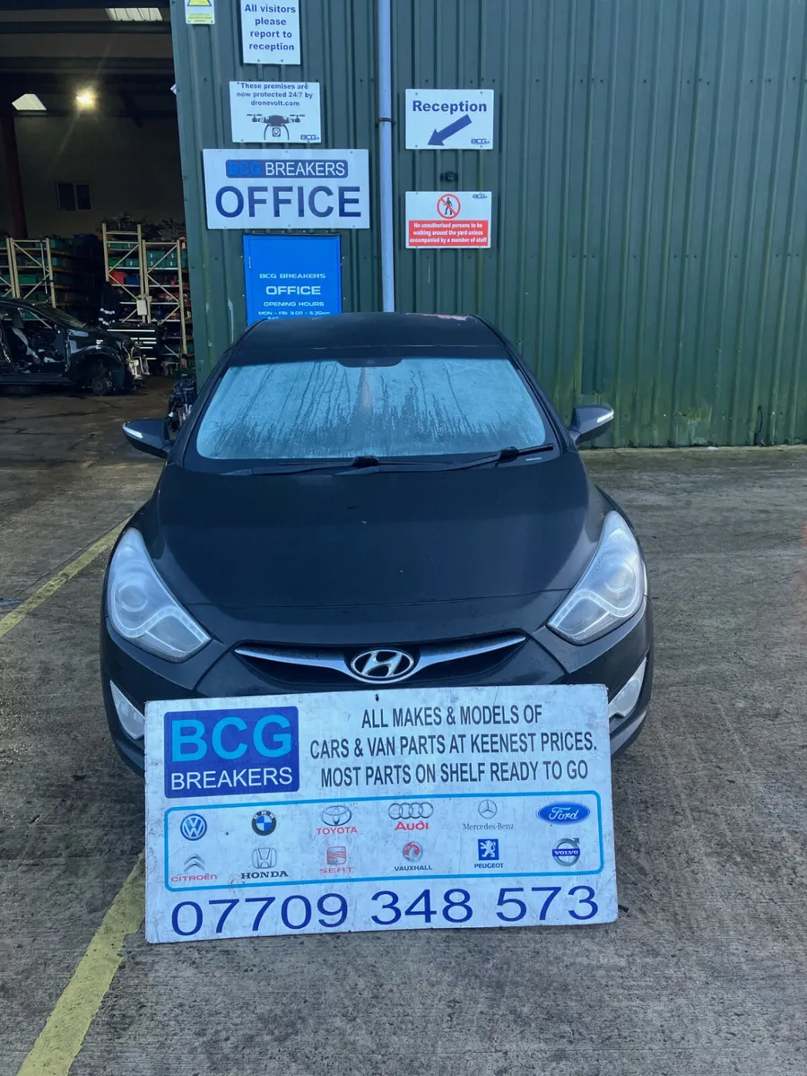 2015 hyundai i40 parts breaking