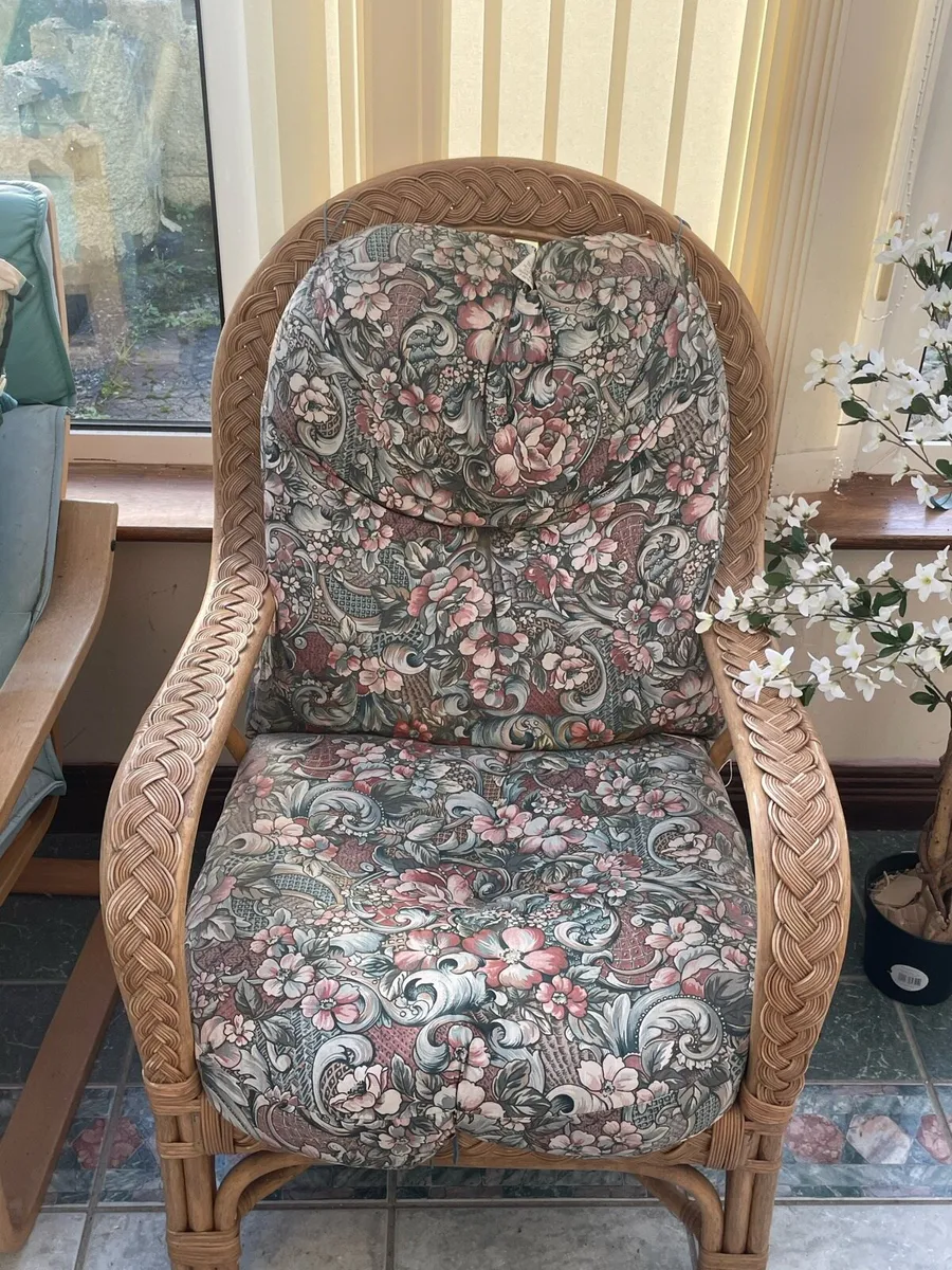 3 piece rattan suite. - Image 4