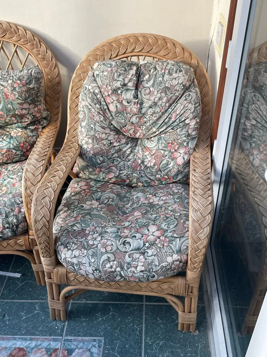 3 piece rattan suite. - Image 2