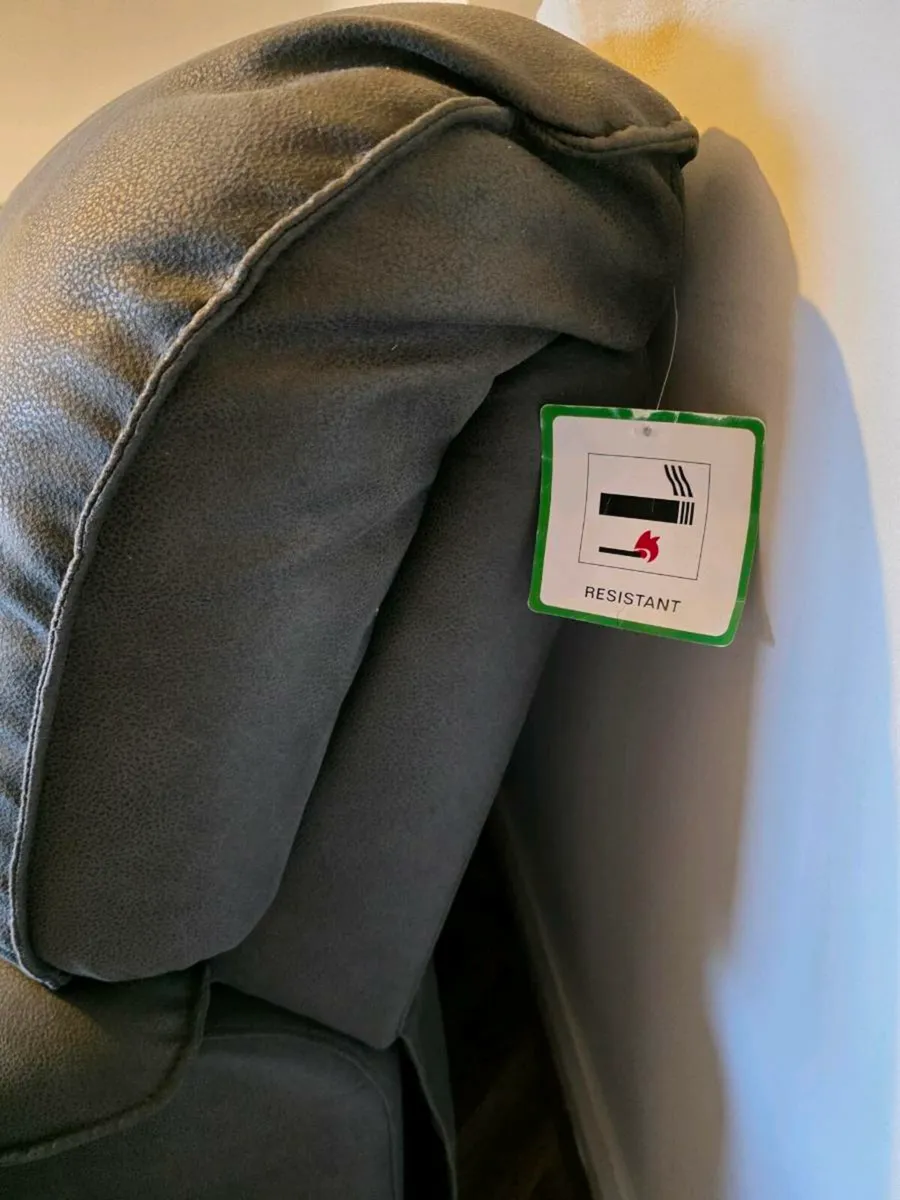 L shaped couch - Image 2