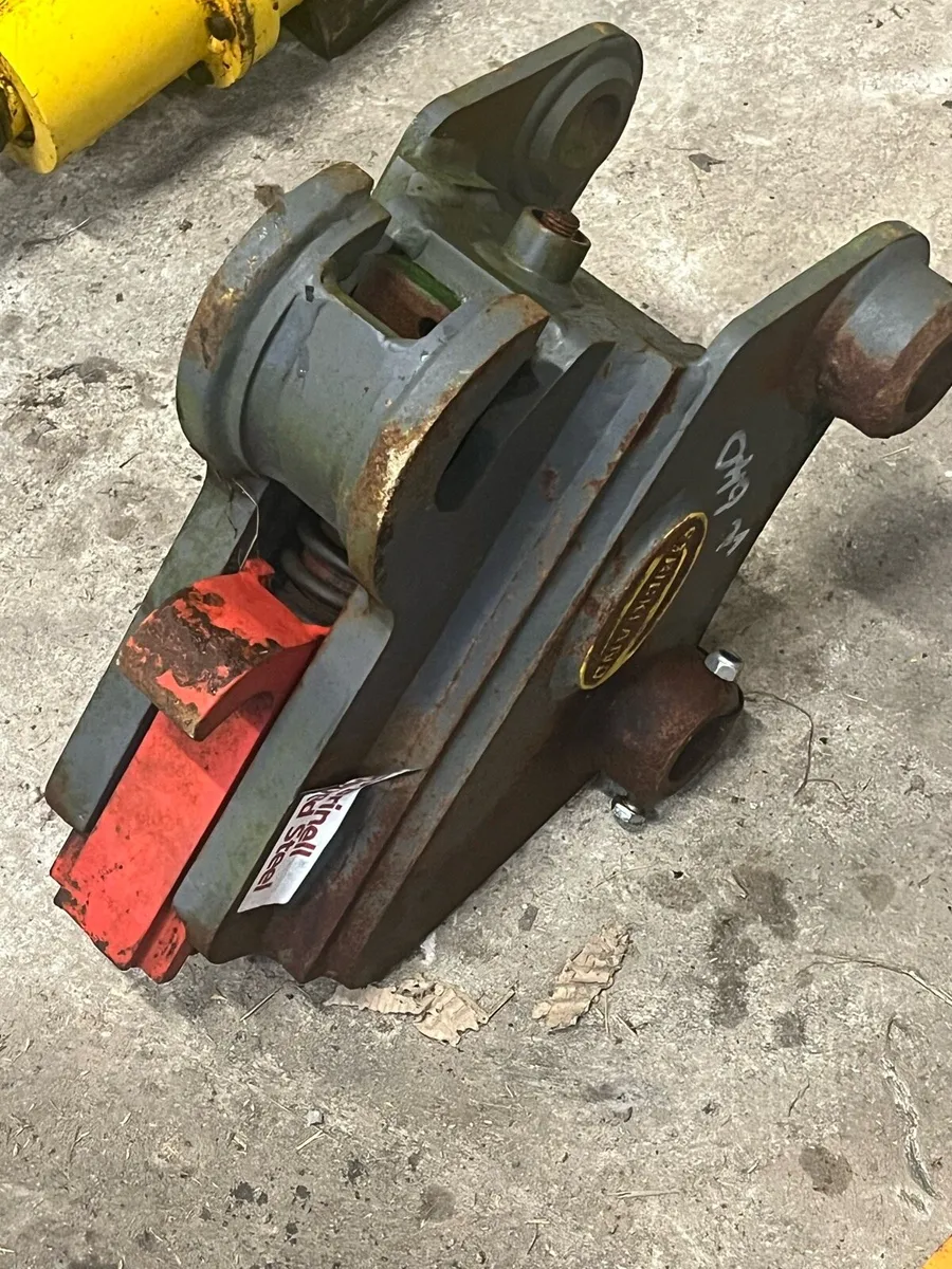 NEW/ Unused 40mm quick hitch - Image 1