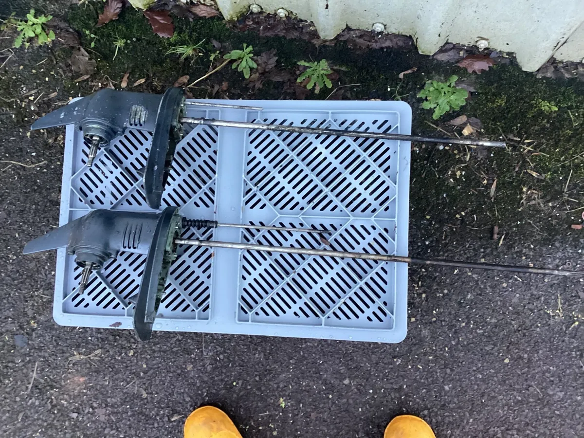 Yamaha Malta outboard engine gearbox - Image 4