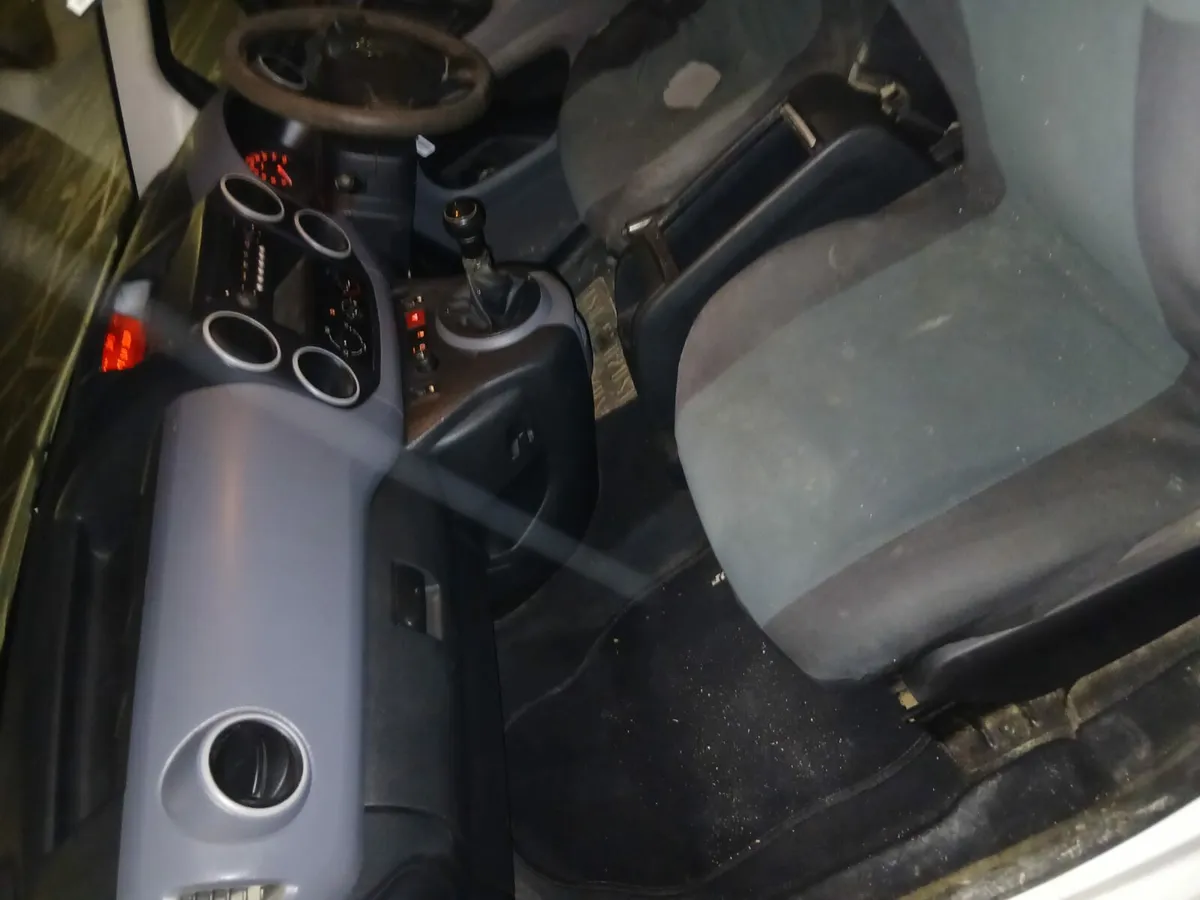 Citroen berlingo 1.6 hdi tax tested new - Image 3