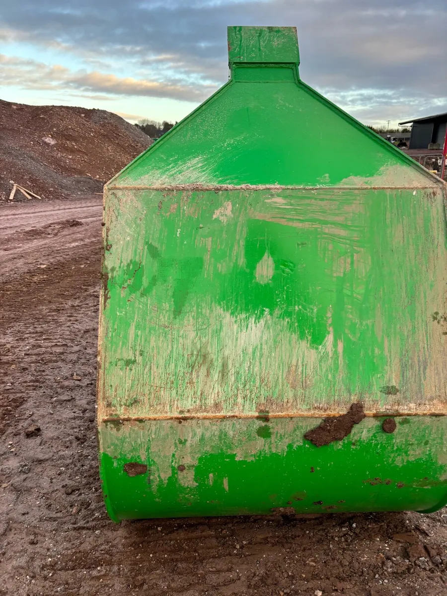 Concrete bucket - Image 4