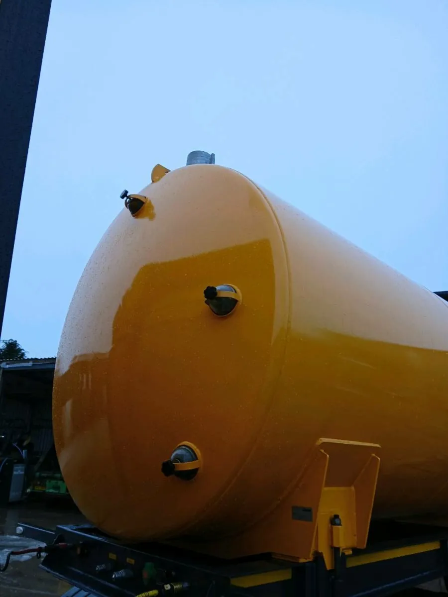6500 Gallon Conor Tanker - Image 4