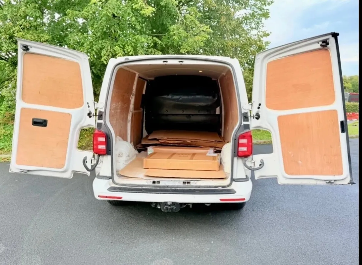 4x4     204 BHP     VW  Transporter   4MOTION  LWB - Image 4