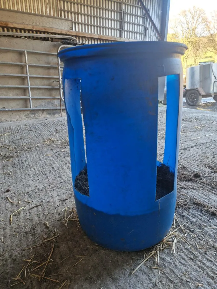 Calf Hay Rack Feeders - Image 4