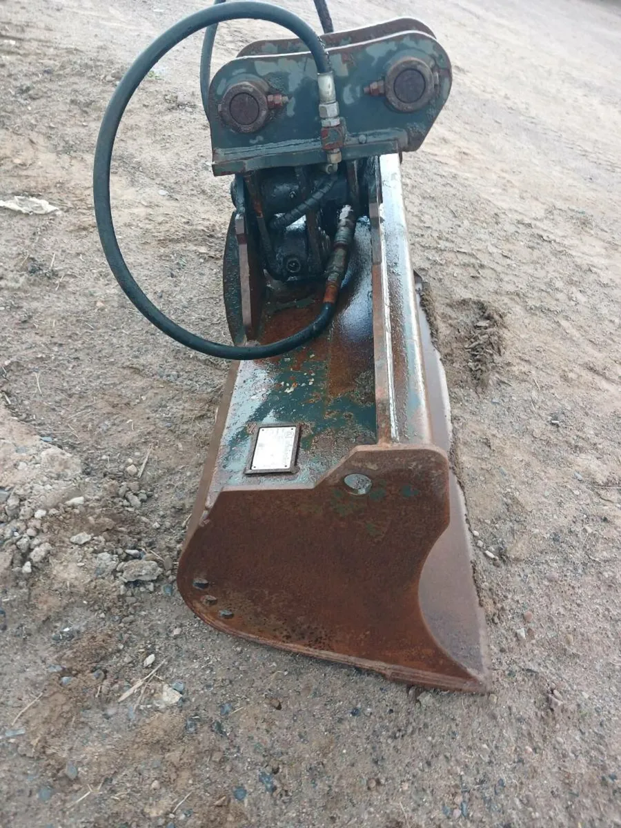 Tilt bucket - Image 1