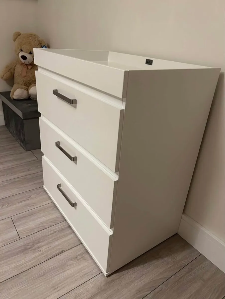 Silvercross - Changing Table - Image 2