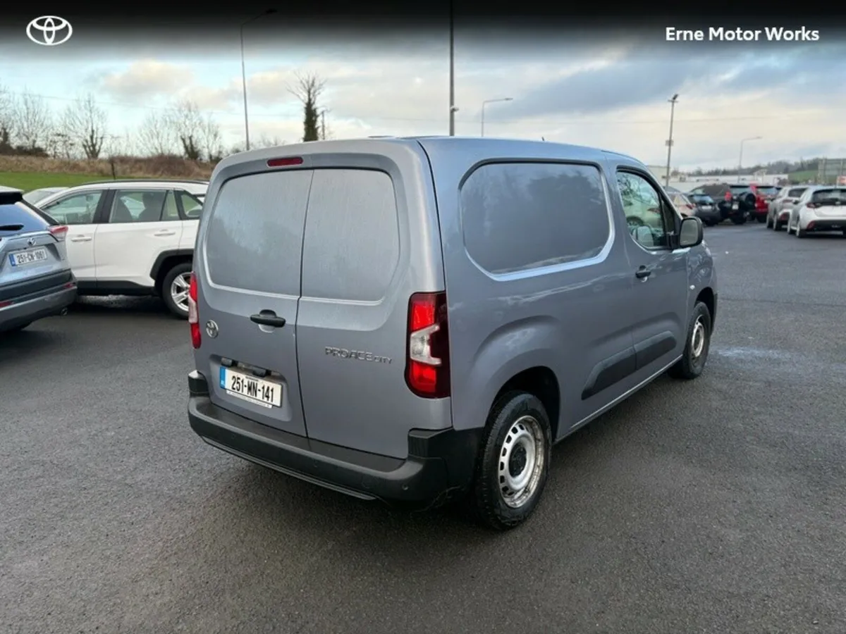Toyota Proace CITY 1.5 GX SWB 650KG - Image 3