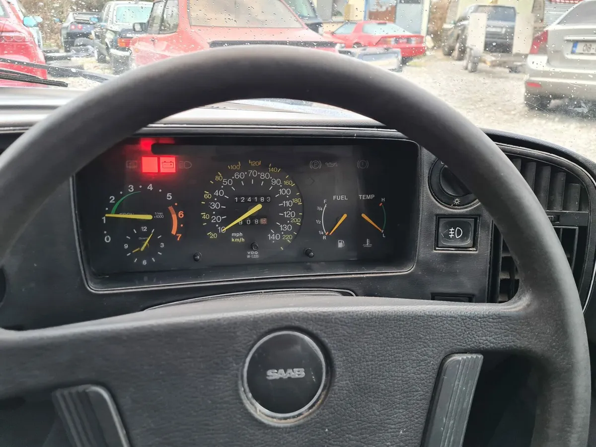 SAAB 900 GLS - Image 3