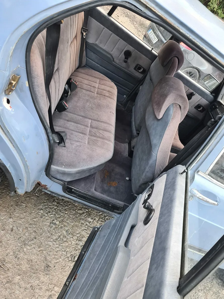 SAAB 900 GLS - Image 4