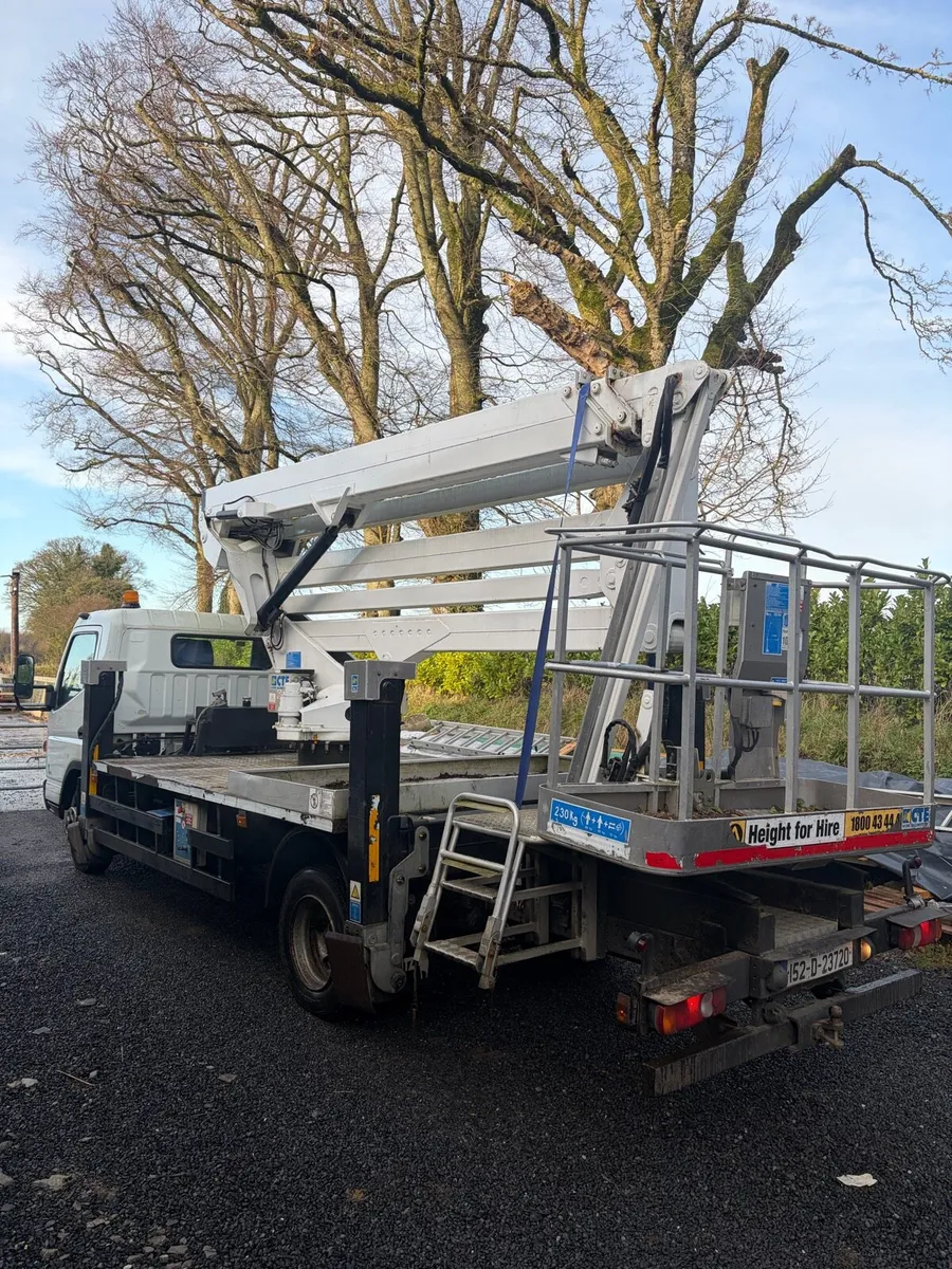 Cherry picker - Image 4