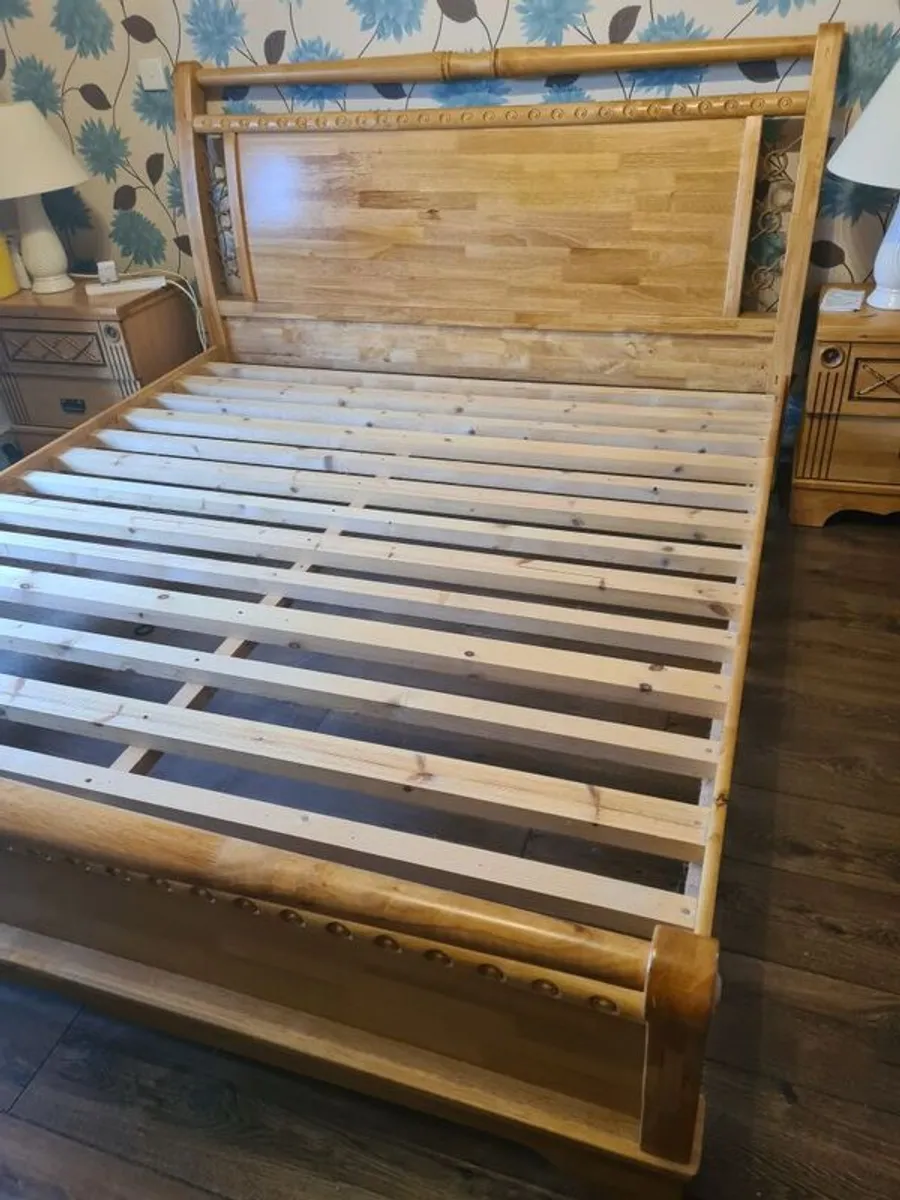 Super king bed with matching lockers - Image 1