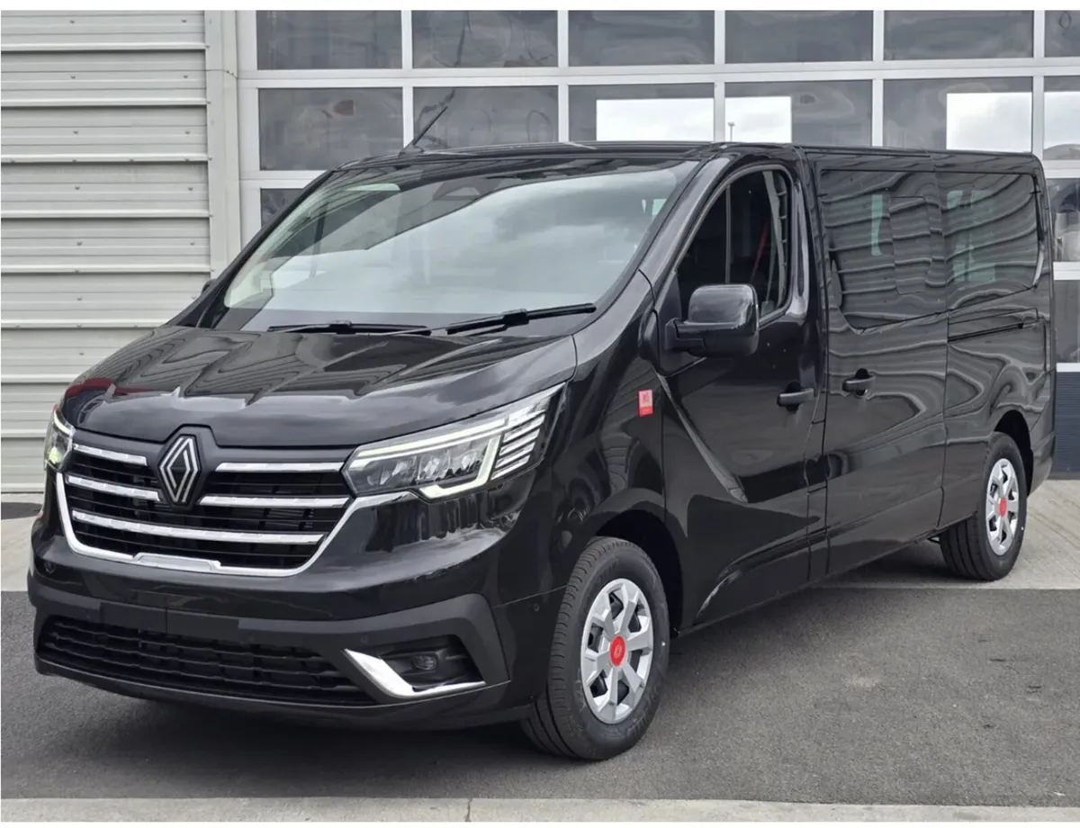 Renault Trafic Combi 170BHP Auto - Image 2