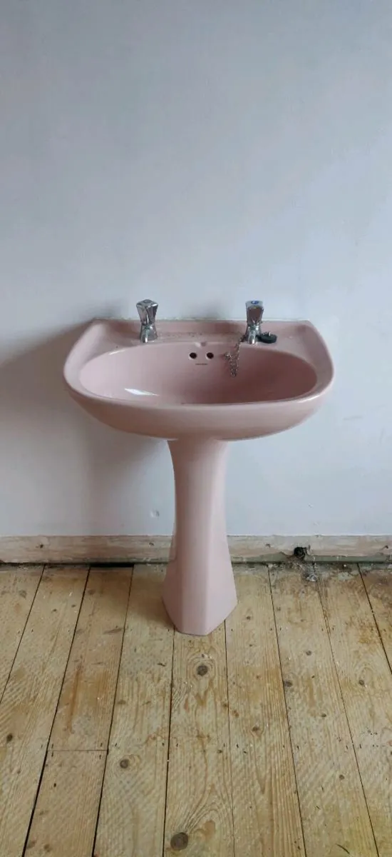 Free Sink (Bathroom) - Image 2