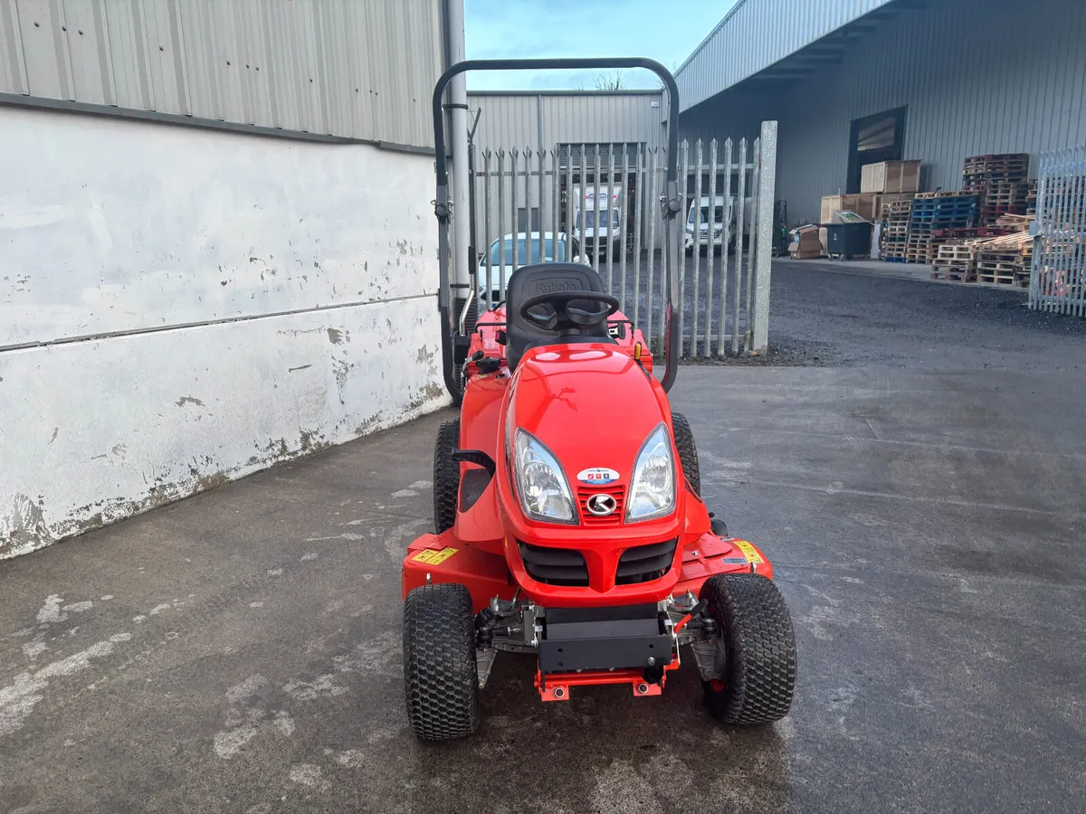 2024 Kubota GR2120 Lawnmower - Image 2