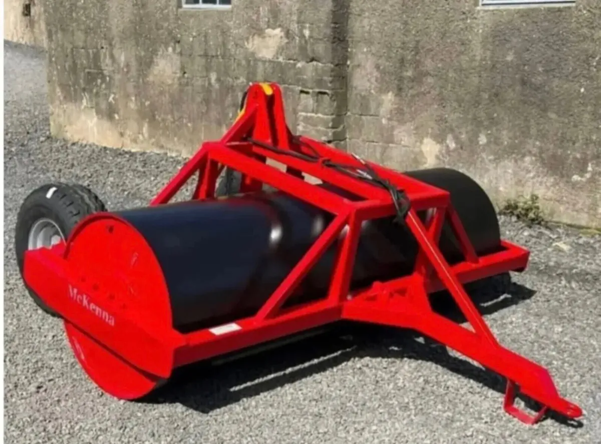 MCKENNA ROAD TOW HYDRAULIC LAND ROLLER 9FT - Image 3