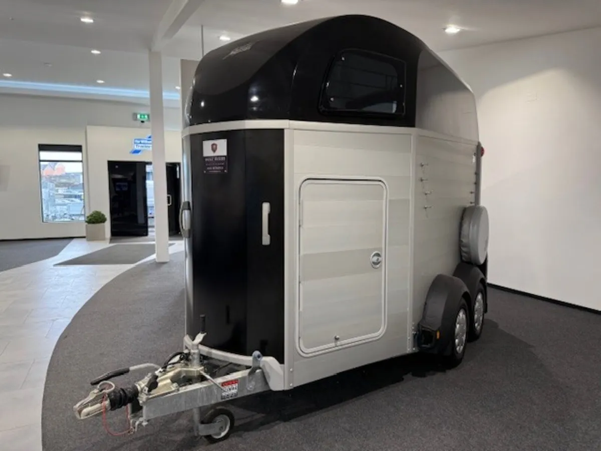 T3009352 New HBE Double Horsebox - Image 2