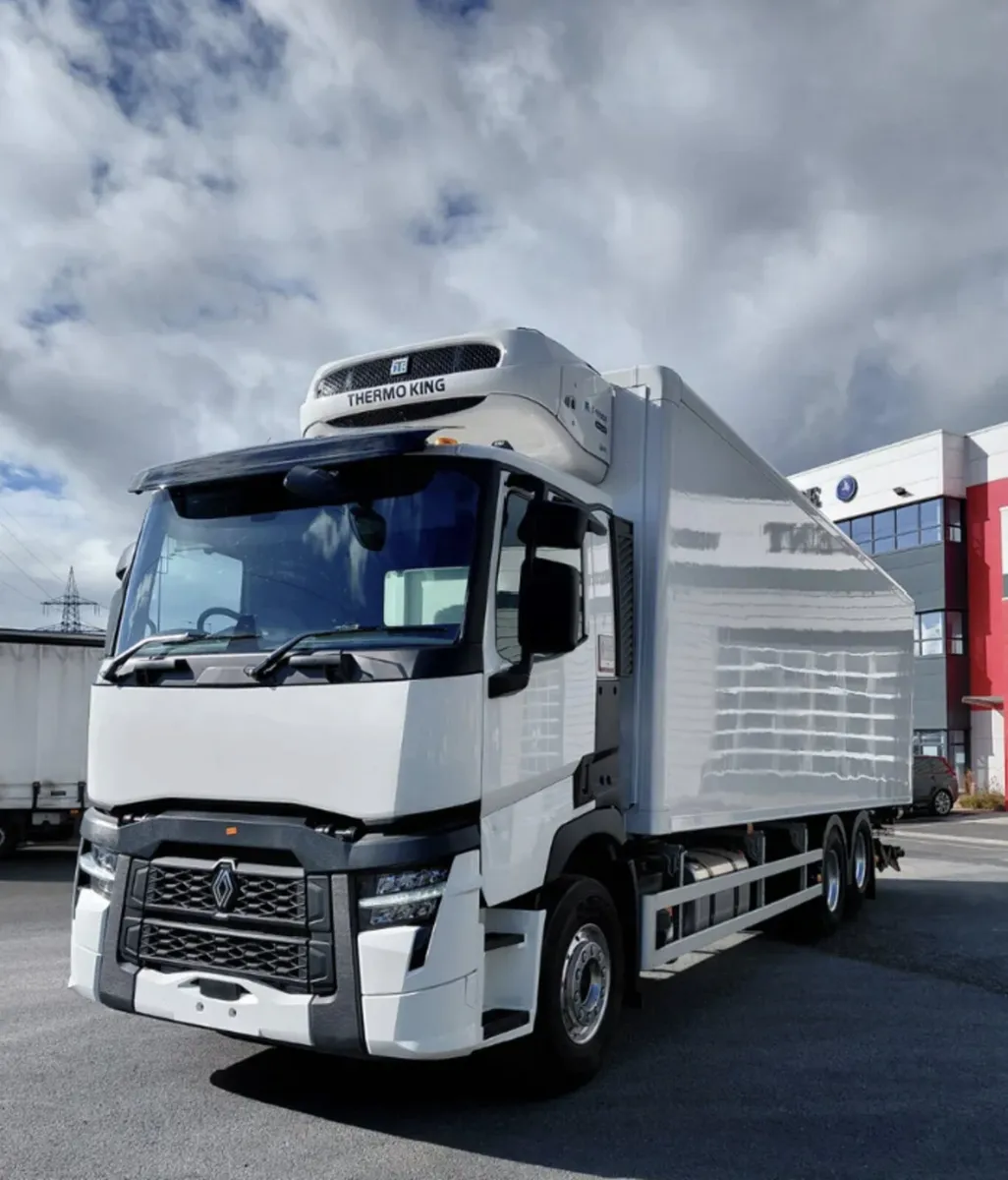 New Renault T380 Refrigerated Rigid - Image 3