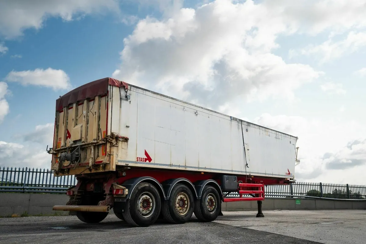 Bulk Alloy Tipping Trailer For SALE - Image 1