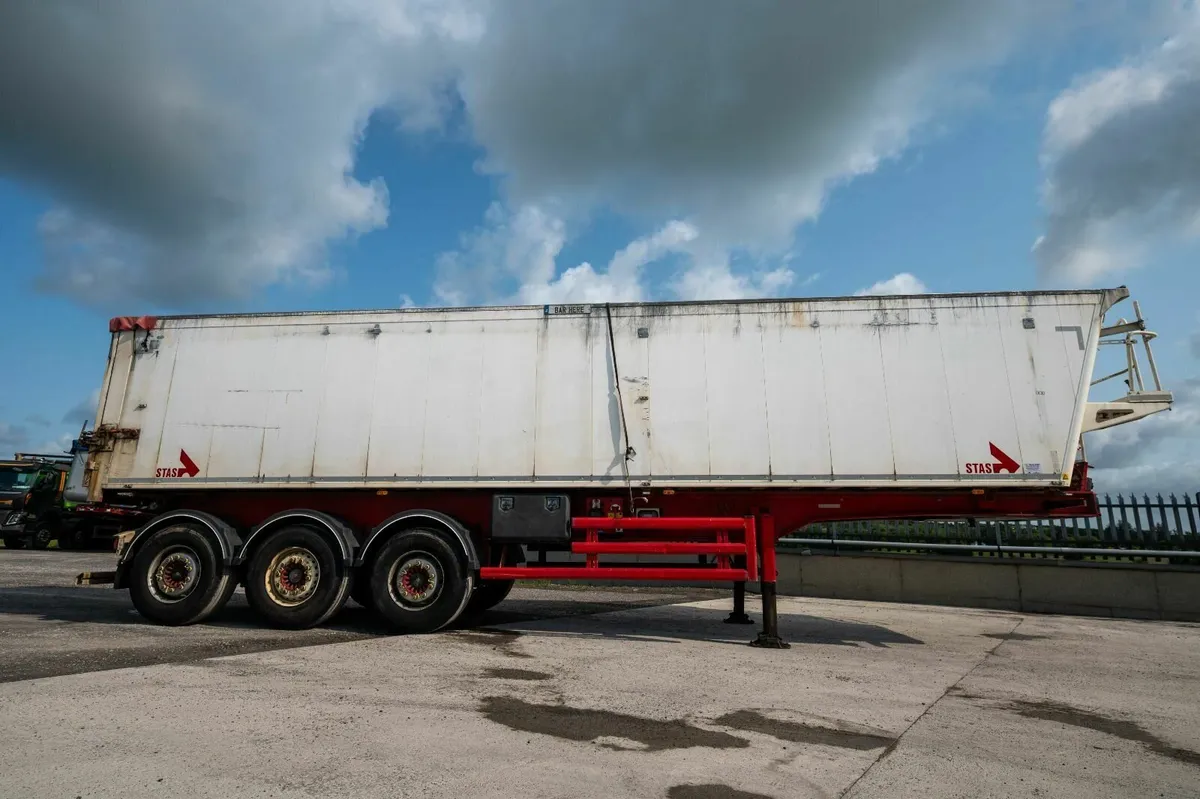 Bulk Alloy Tipping Trailer For SALE - Image 4