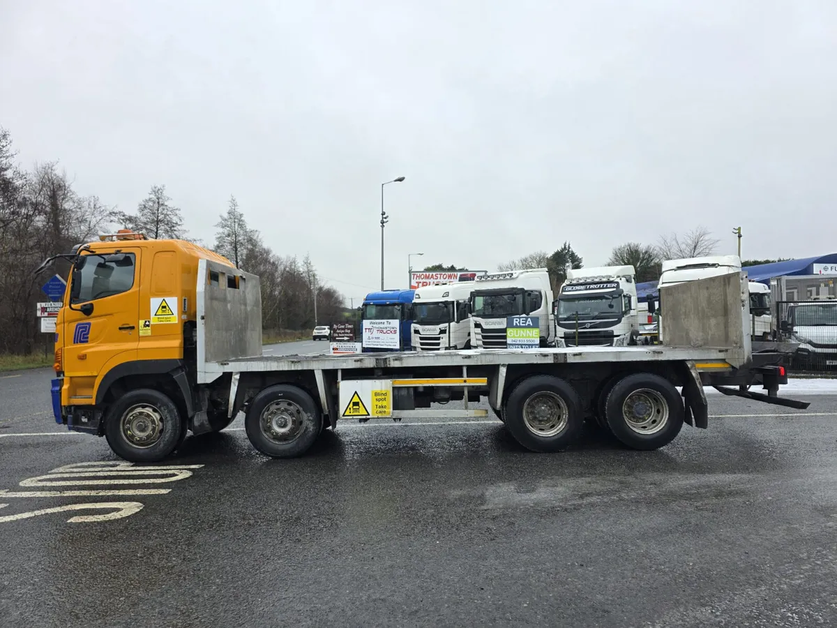 2007 HINO FY 700 8X4 Sleeper Cab with Jimmy Kelly - Image 4