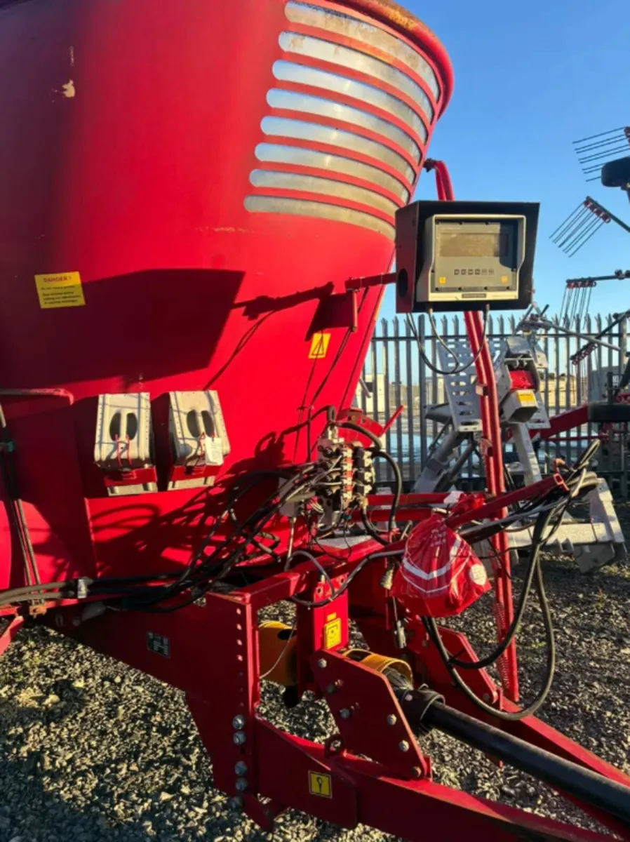 BVL 15-2S V Mix Plus Tube Feeder - Image 3