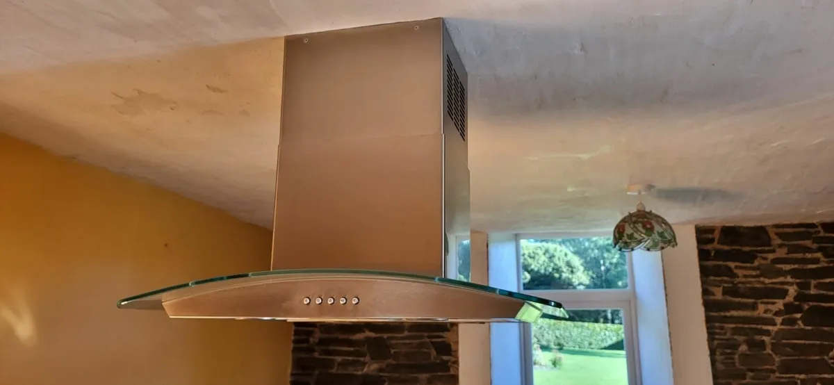 Extractor / Cooker Hood - Image 1