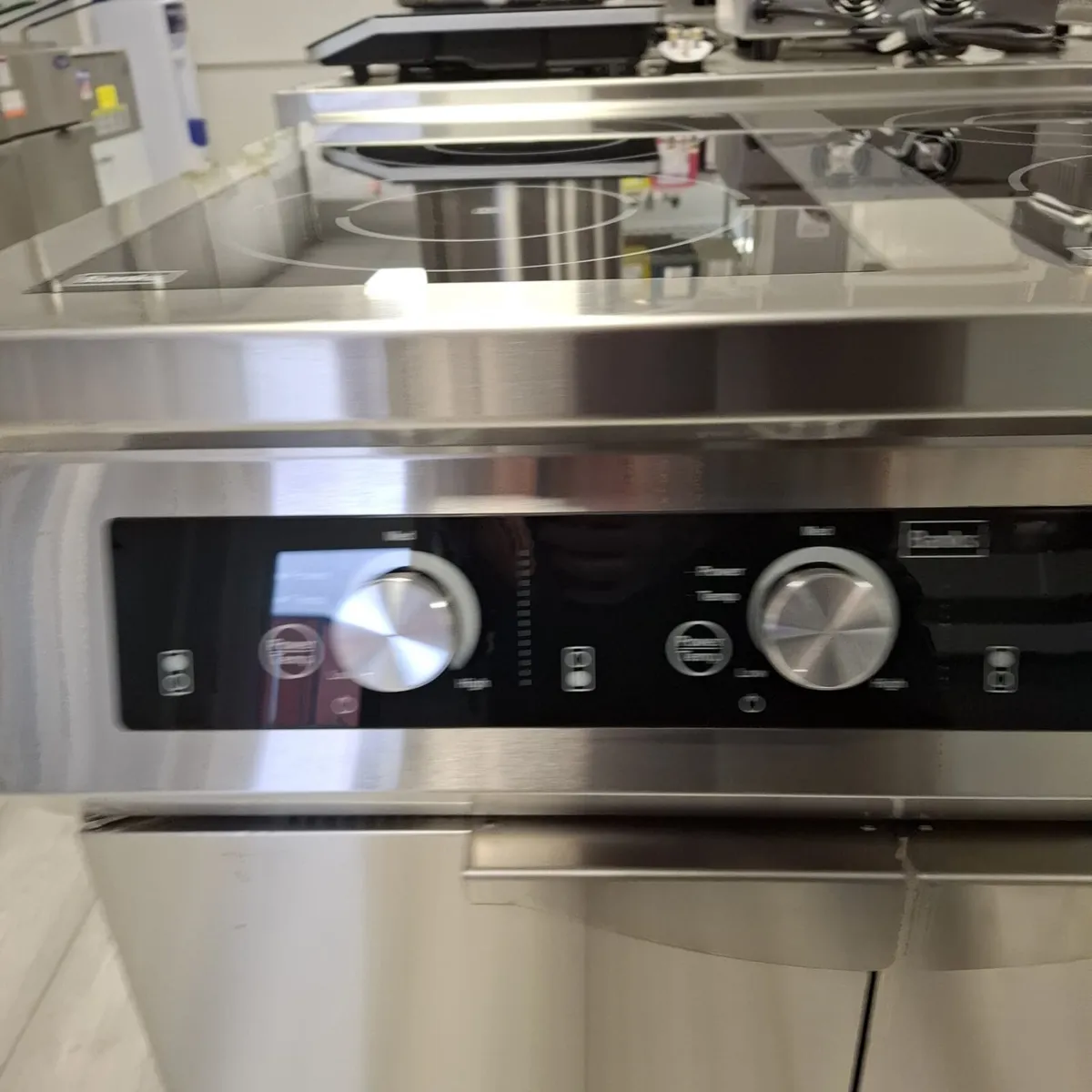 Banks 4 Ring Induction Hob w/ Ambient Cupboard - Image 3