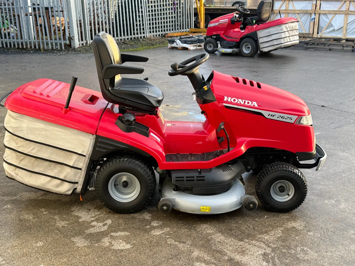 2023 Honda HF2625 Lawnmower - Image 4
