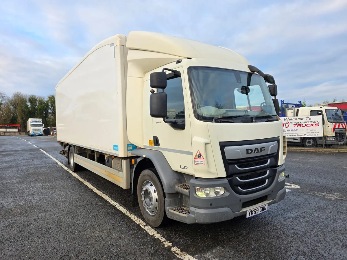 2019 DAF LF 260 with 28ft Solomon Fridge Body - Image 1