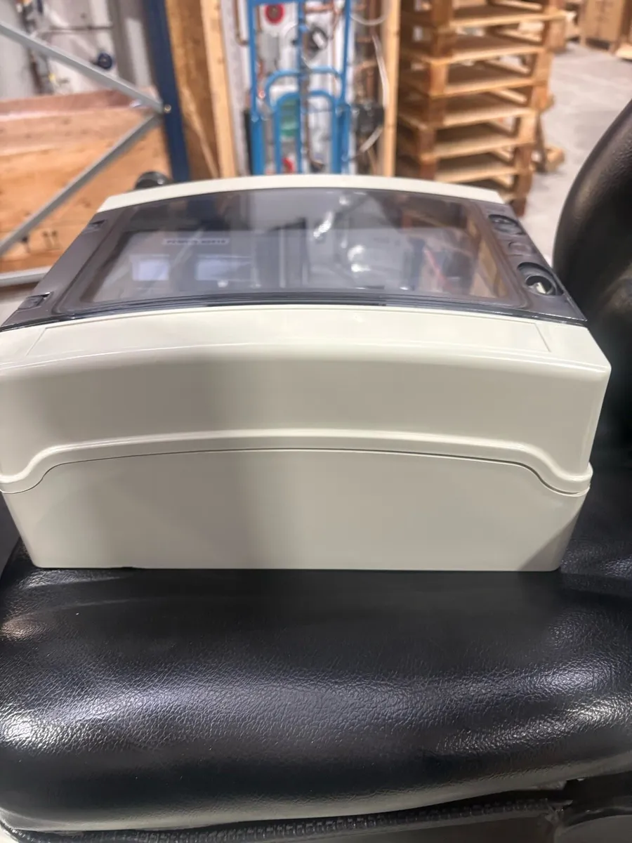 Pemco 12 way junction box - Image 3