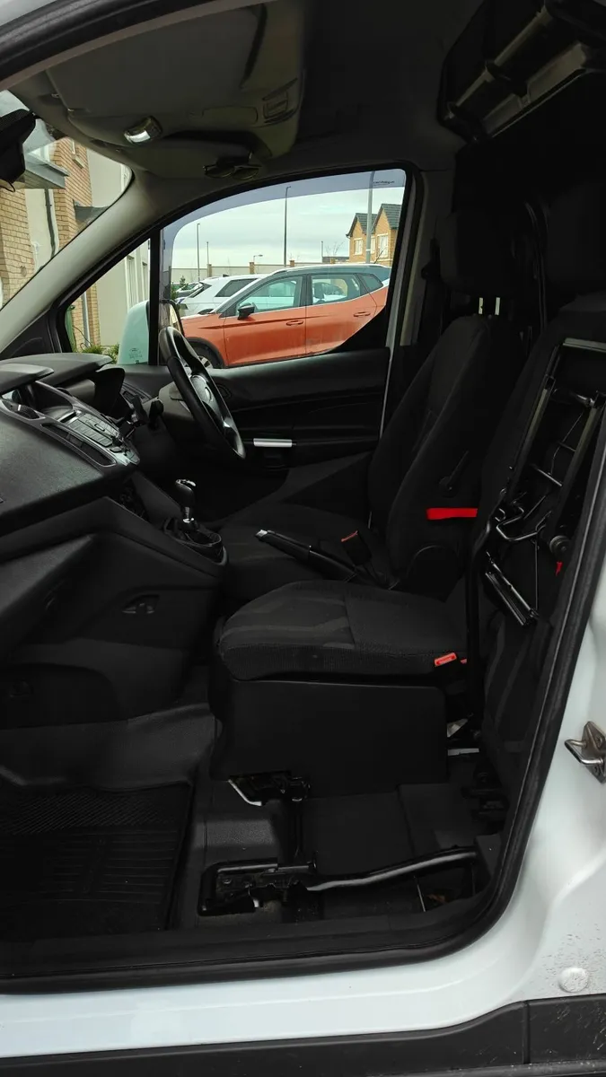 Ford Transit Connect LWB | 1.5 TDCi 6speed 120BHP - Image 3