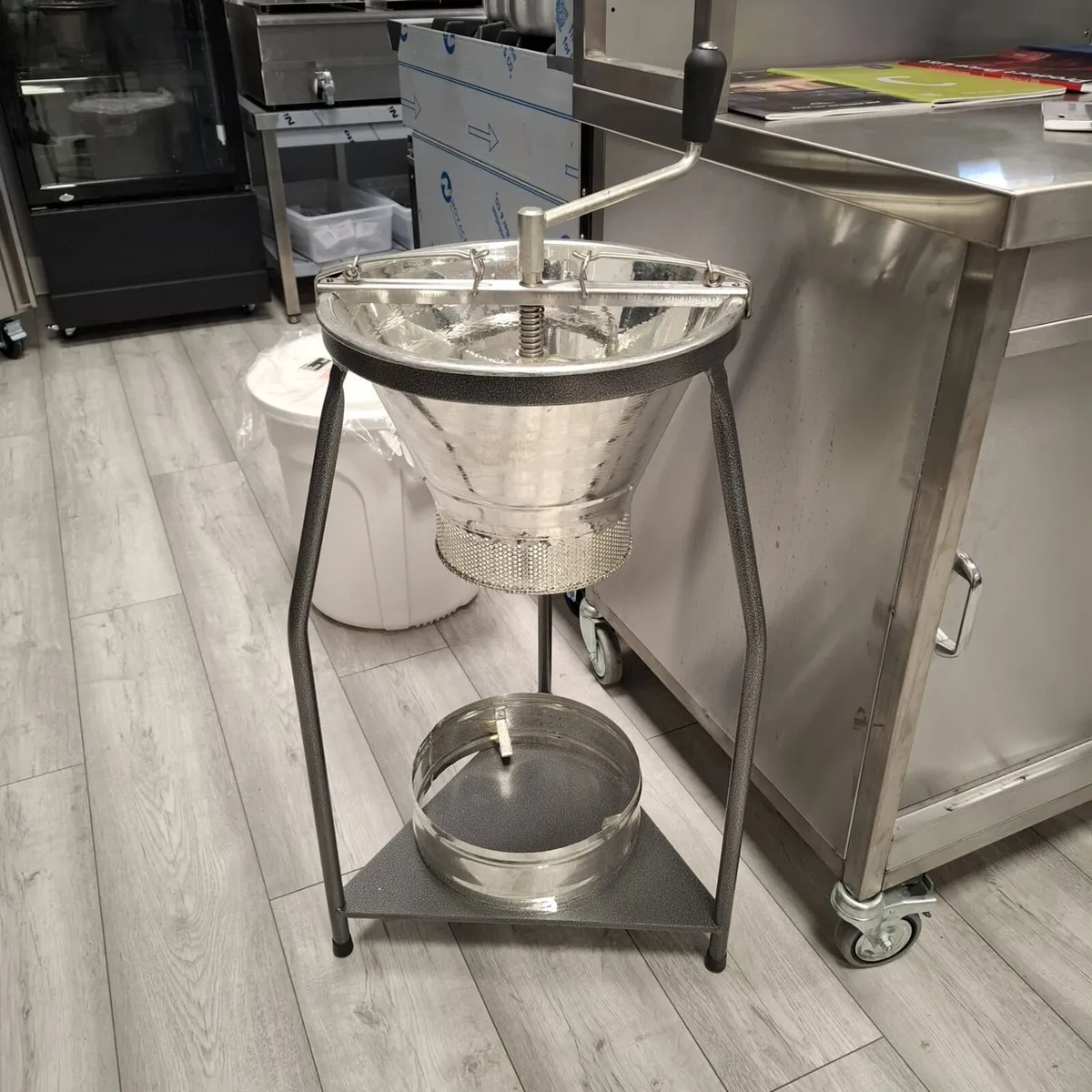 Tellier Triturator with Stand - Image 1