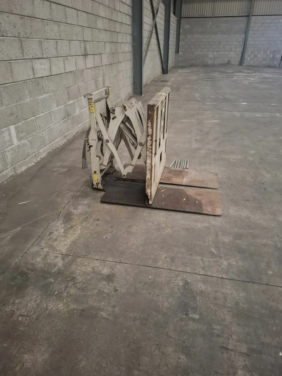 Cascade 35E forklift Slip Sheet Attachment - Image 4