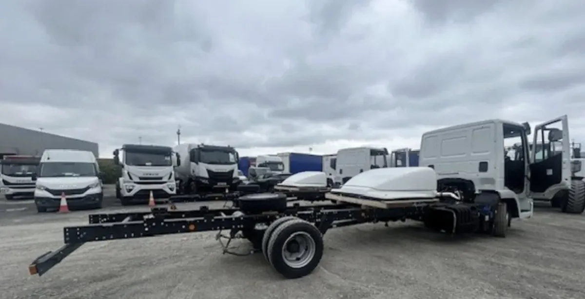 NEW*Iveco Eurocargo Chassis Automatic 75-190 - Image 3