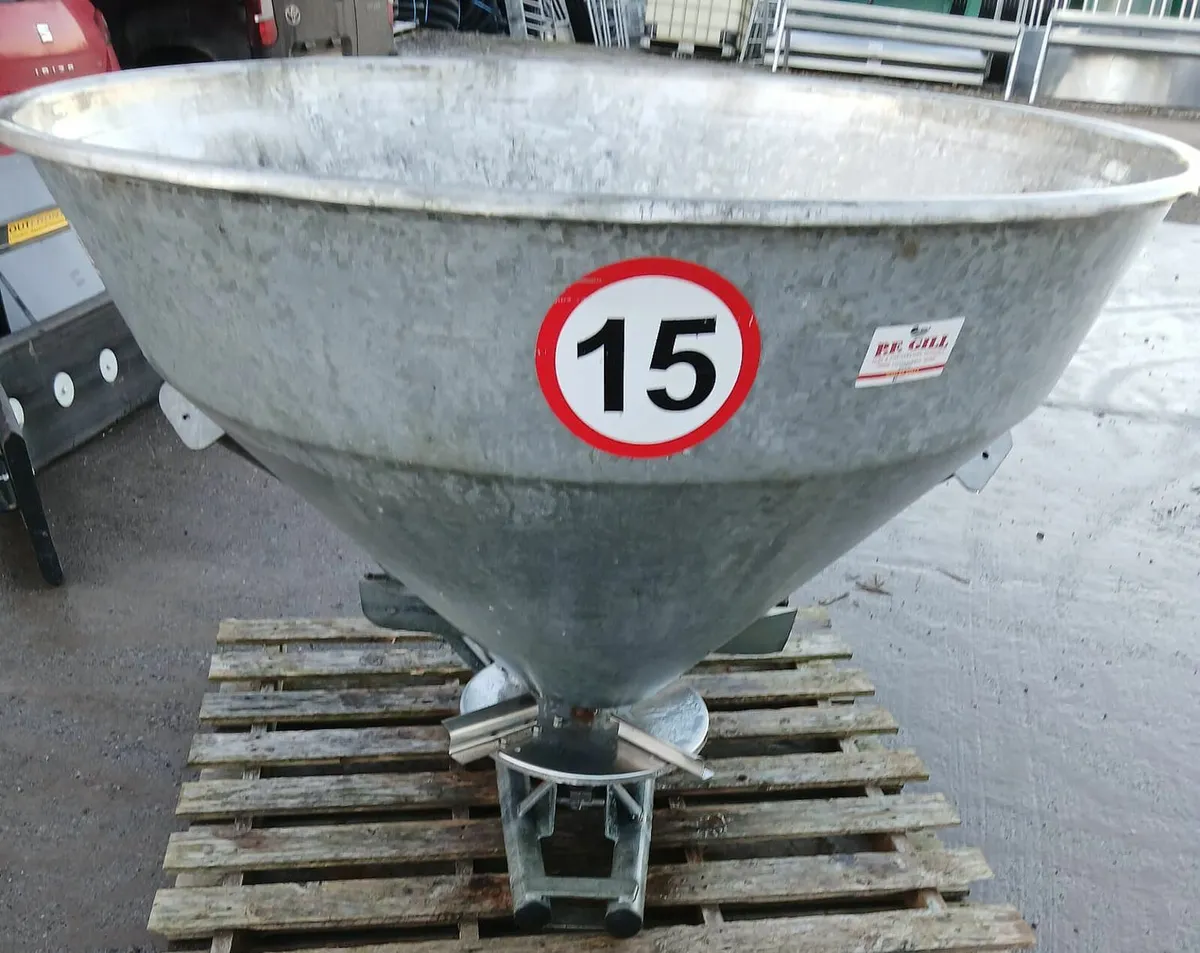 S/H JARMET  1/2 TONNE FERT SPREADER - Image 2