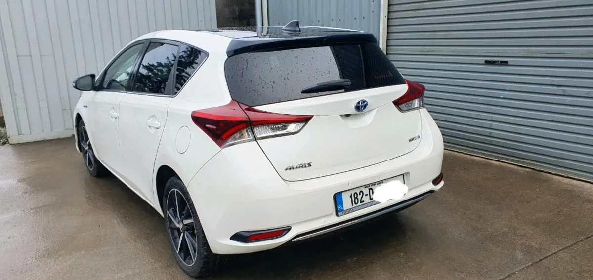 182 TOYOTA AURIS HYBRID - Image 4